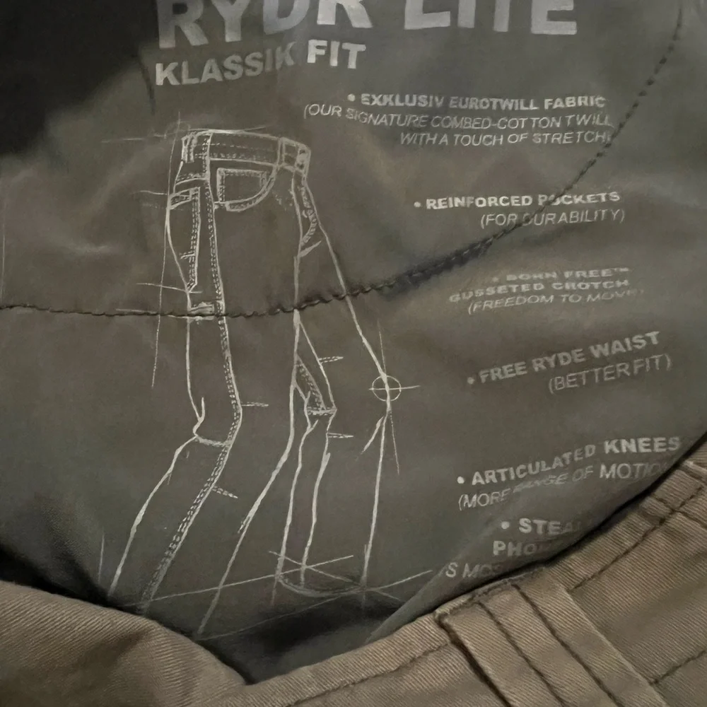KUHL klassik Fit RYDT Lite pants in hunter green 38/30